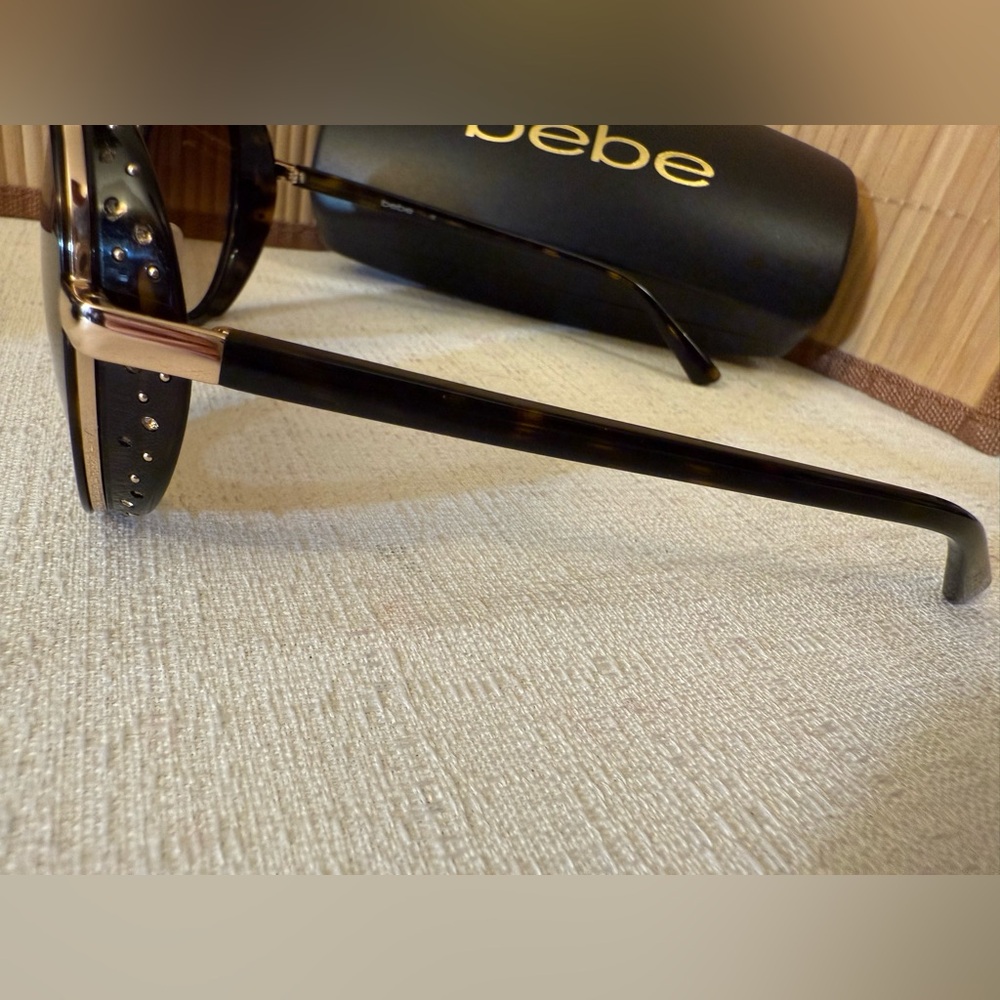 Bebe Tortoise Sunglasses BB7213 (214) with flaws - Picture 5 of 10